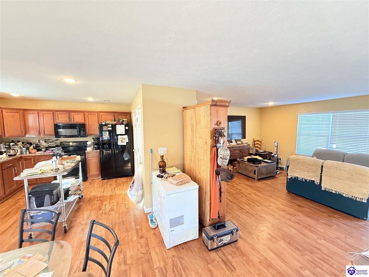 147 Casablanca Court Cecilia, KY 42724 #4
