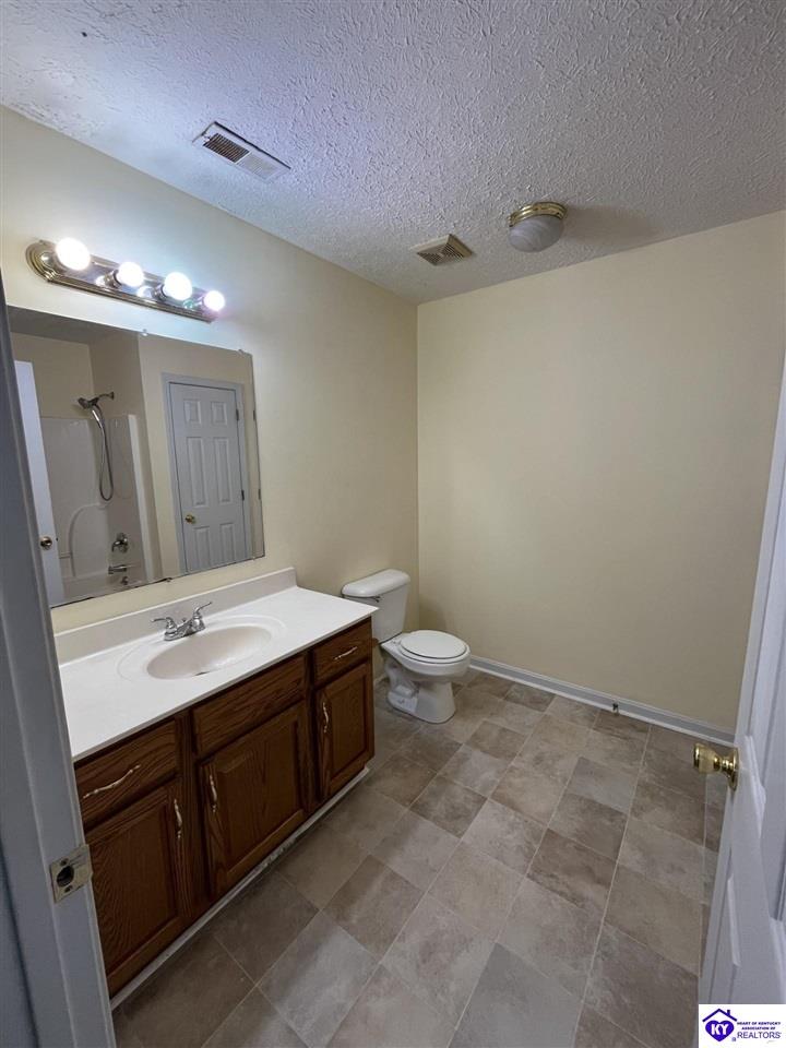 2146 Cecilia Smiths Mill Road Cecilia, KY 42724 #1