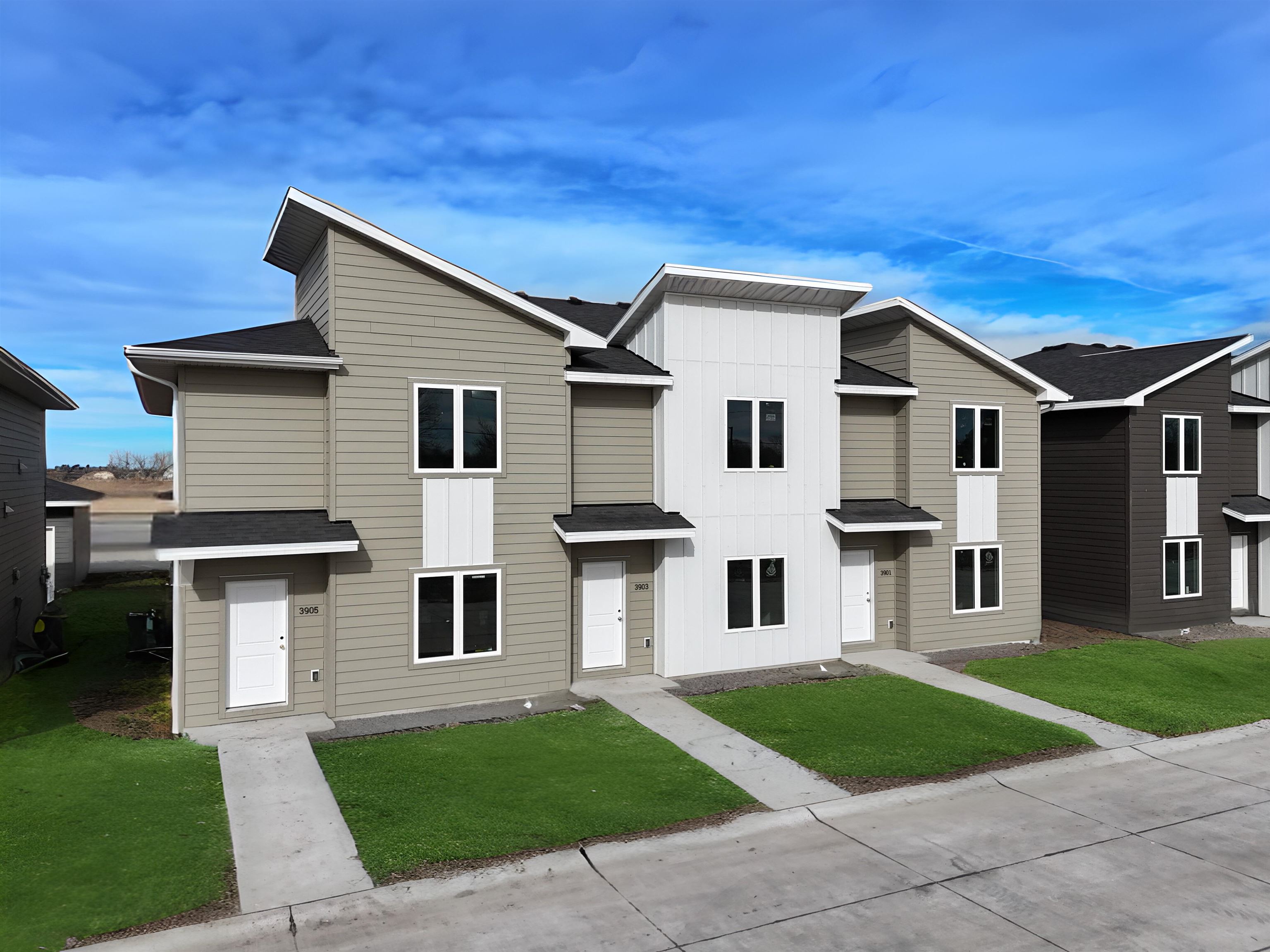 3901-3903-3905 W A Street