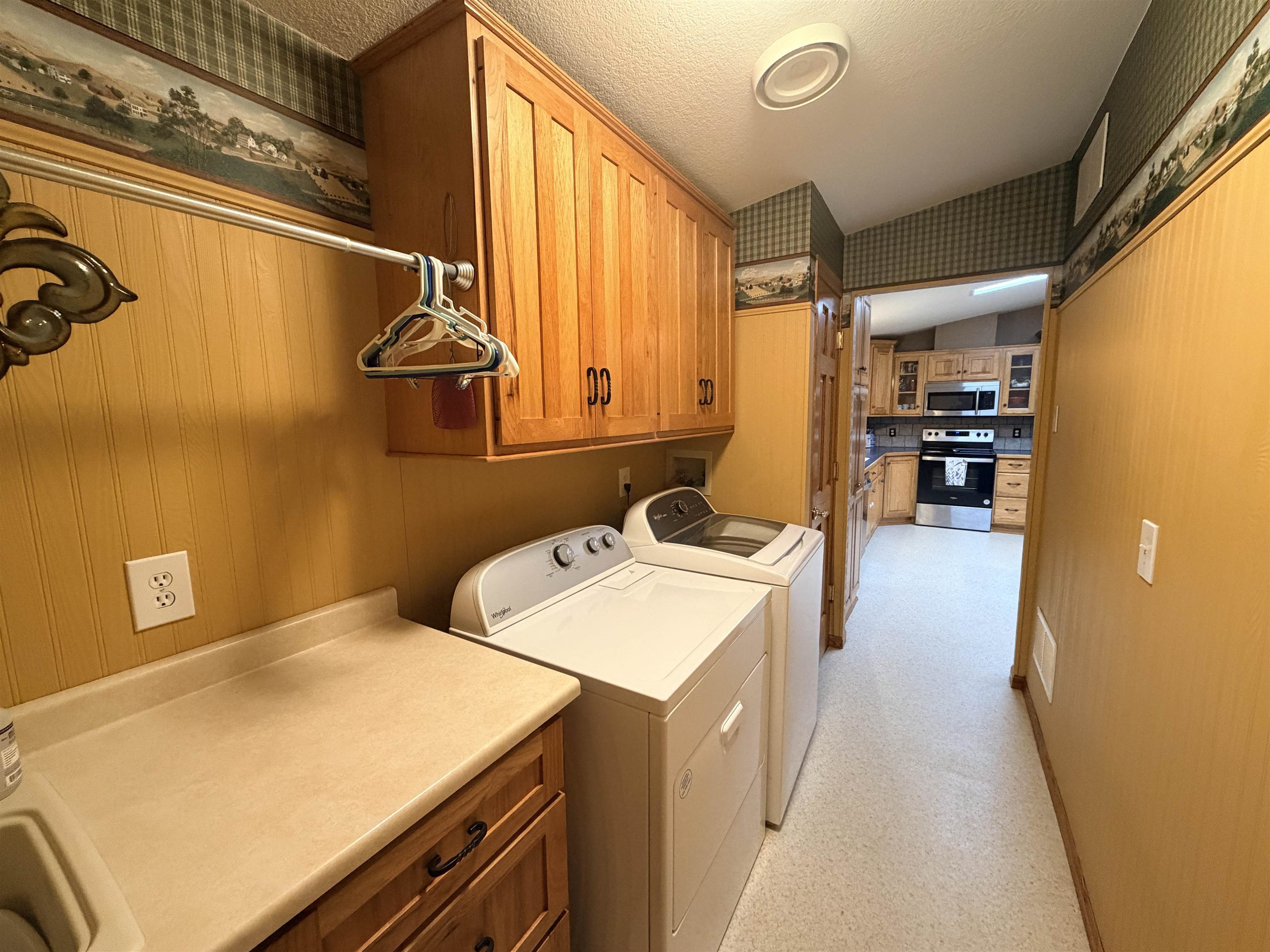 5504 SW Ridgecrest Circle