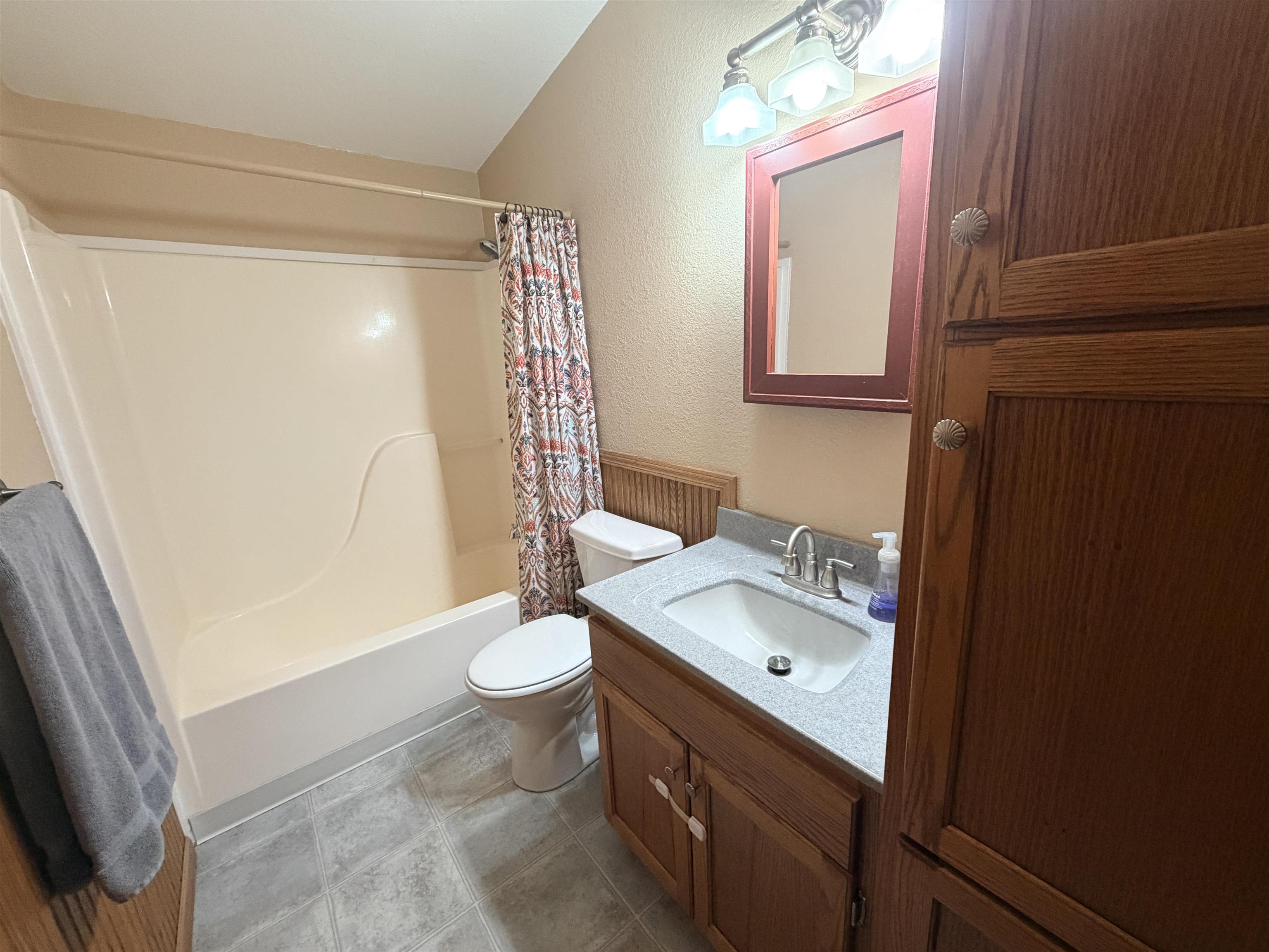 5504 SW Ridgecrest Circle