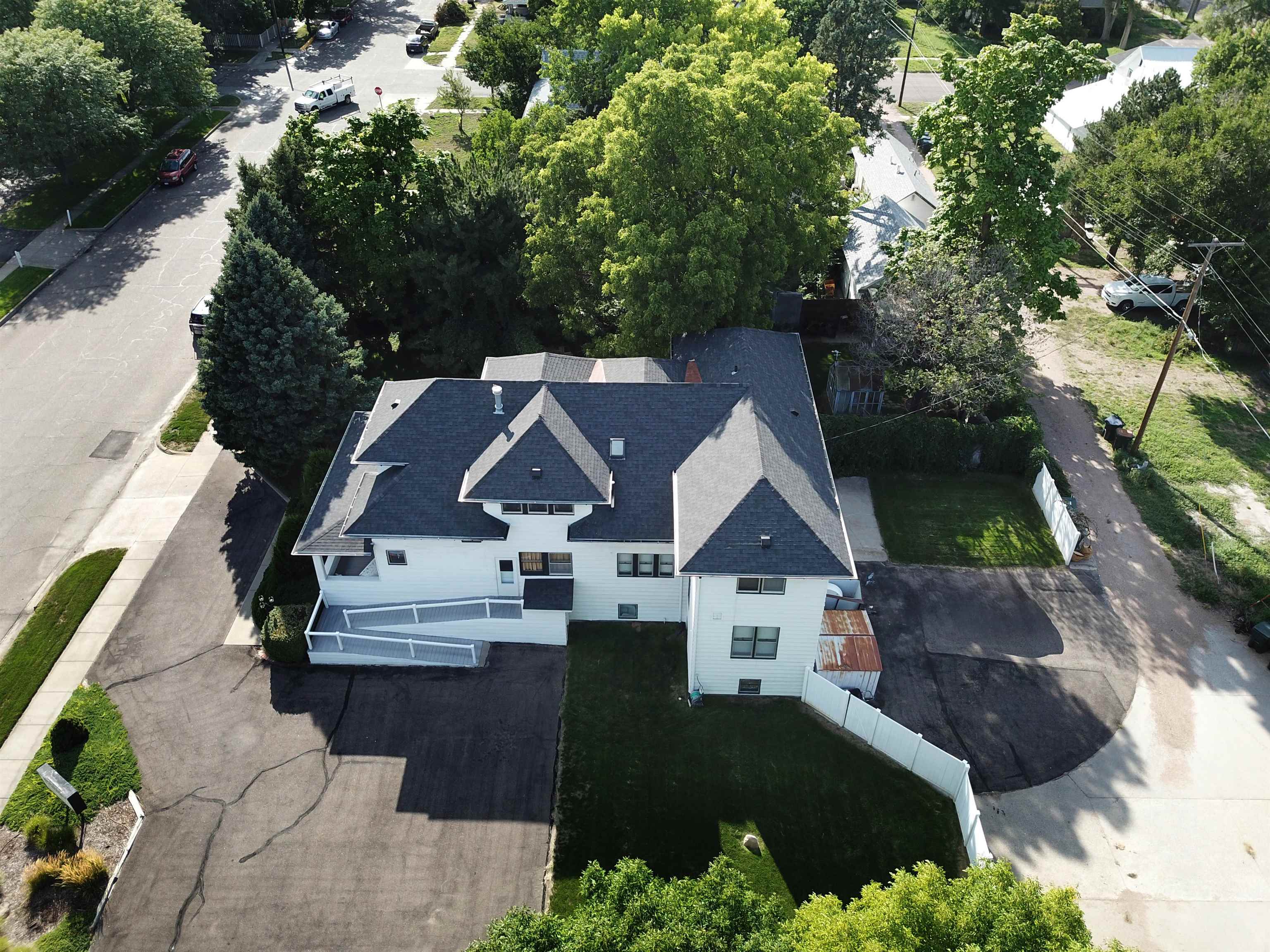401 W 5th Street