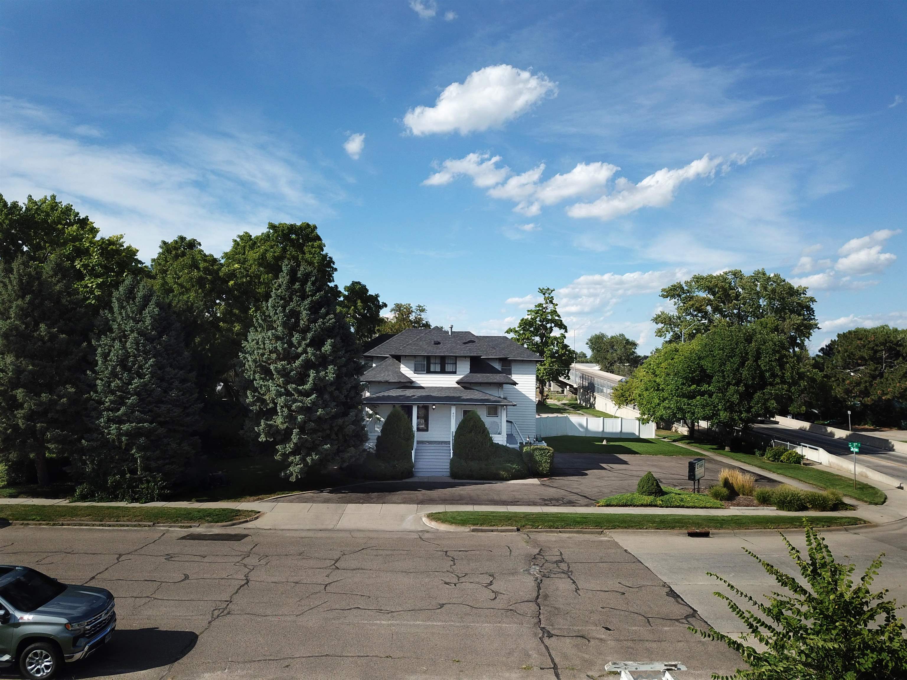 401 W 5th Street