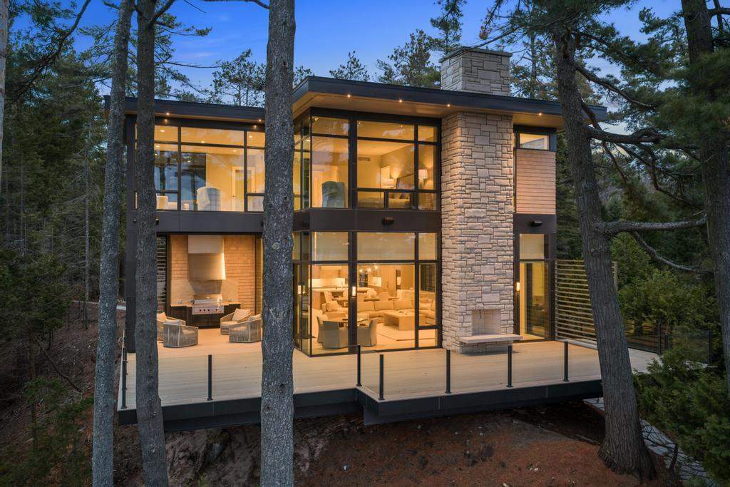 3087 Forrest Avenue, Harbor Springs, MI 49740