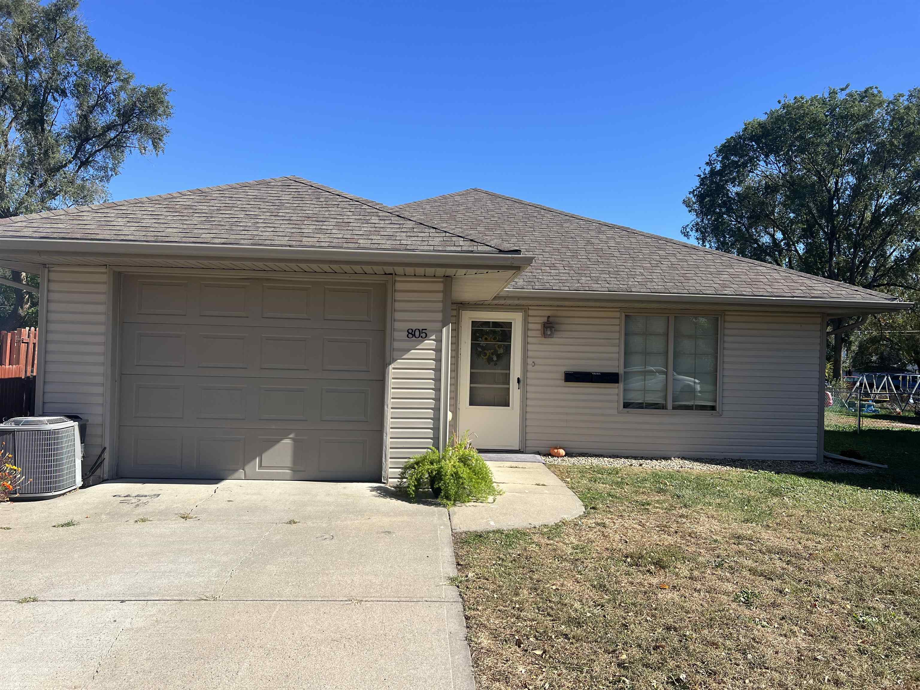 805 S 5th Street