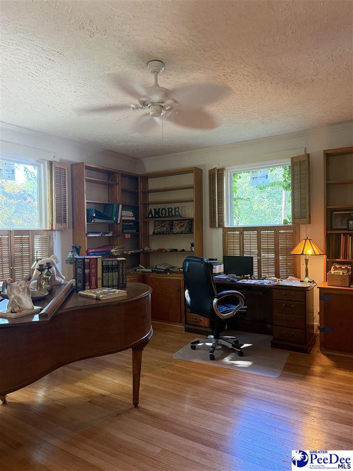 406 E Main St