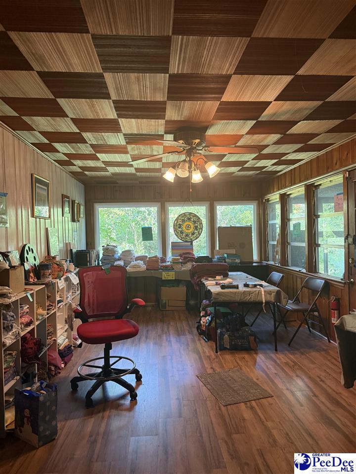 406 E Main St