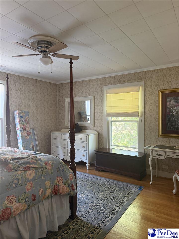 406 E Main St