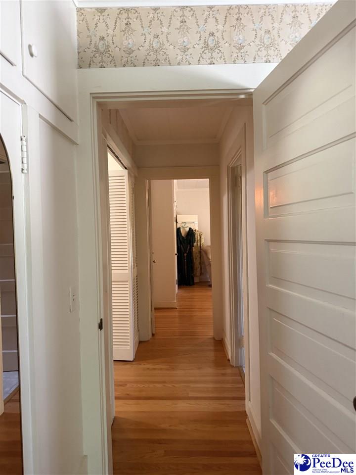 406 E Main St