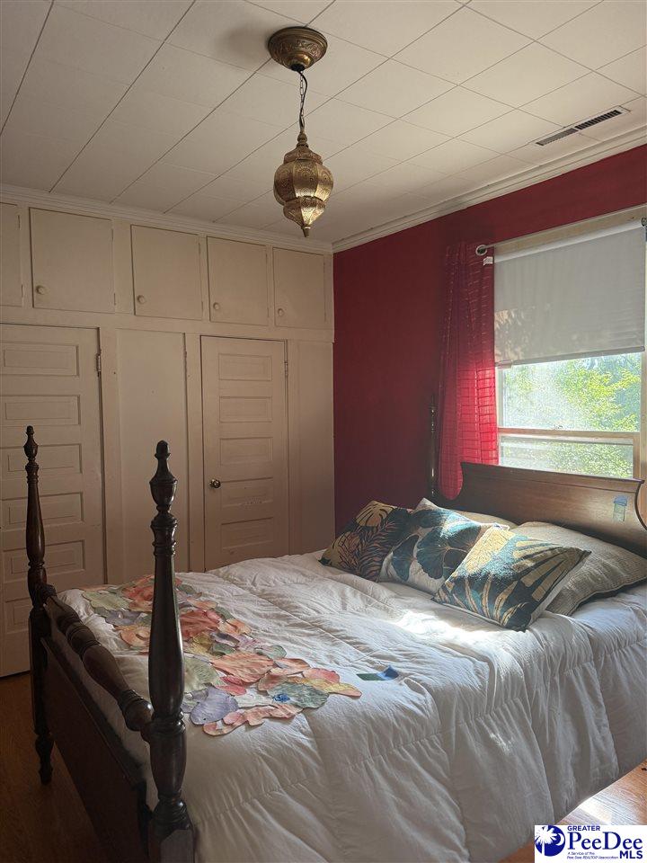 406 E Main St