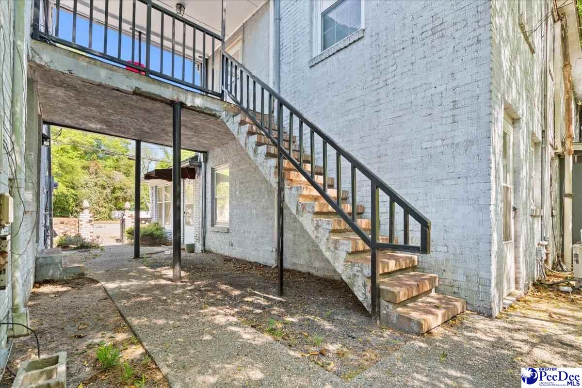 99 Huger St