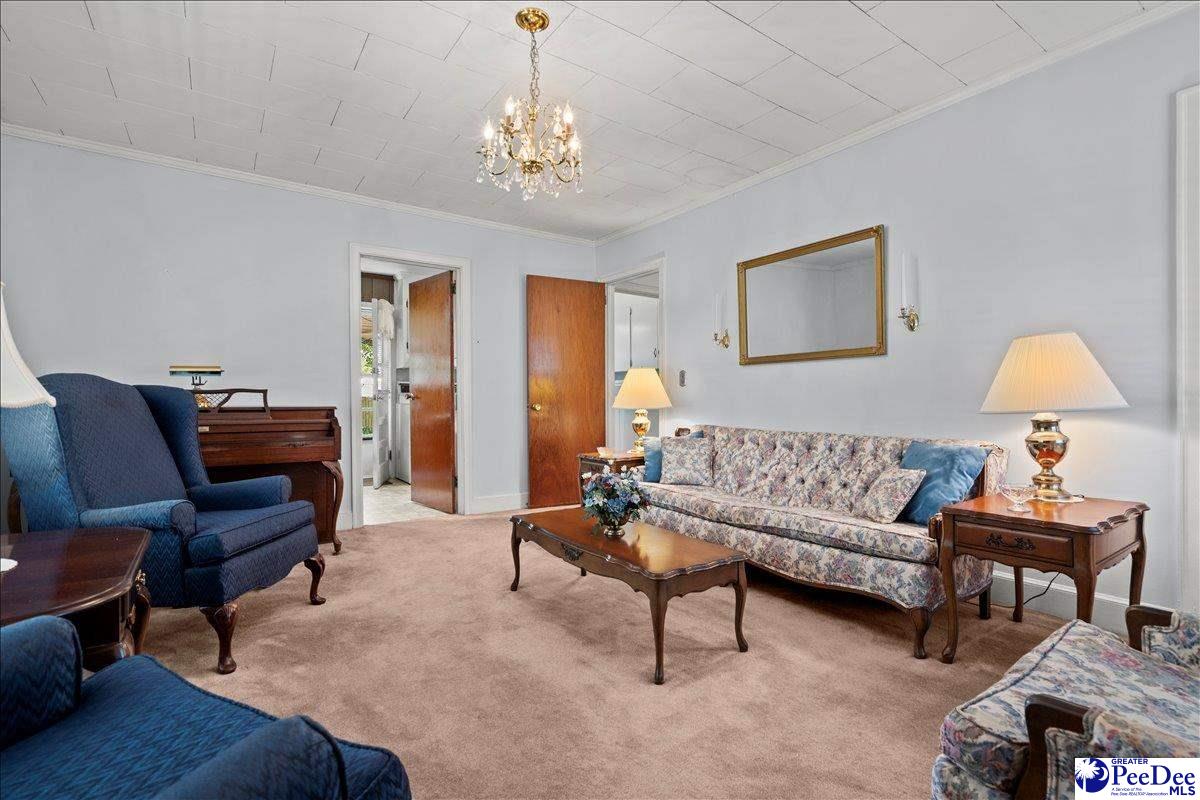 63 Lynn Ave