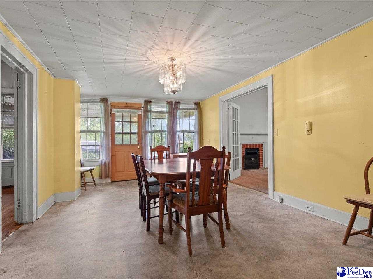 280 W Main St