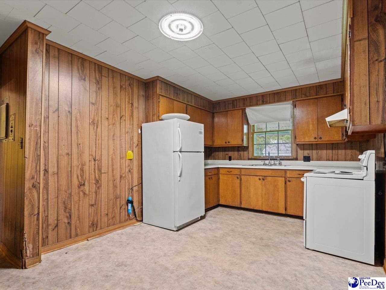 280 W Main St