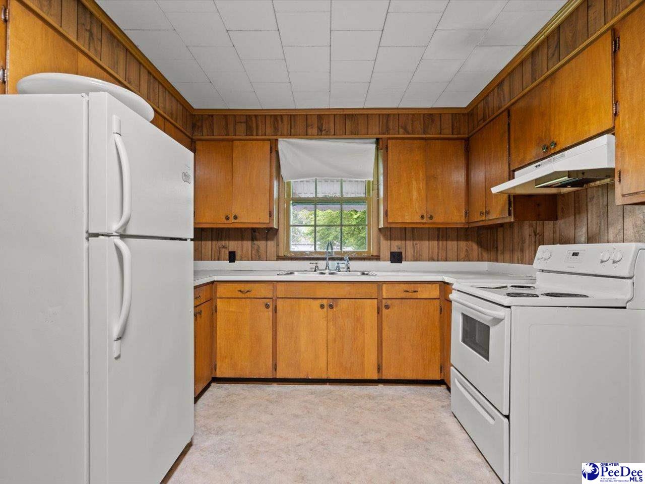280 W Main St