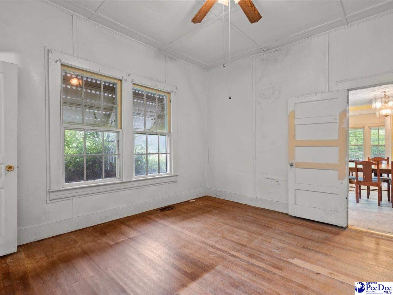 280 W Main St