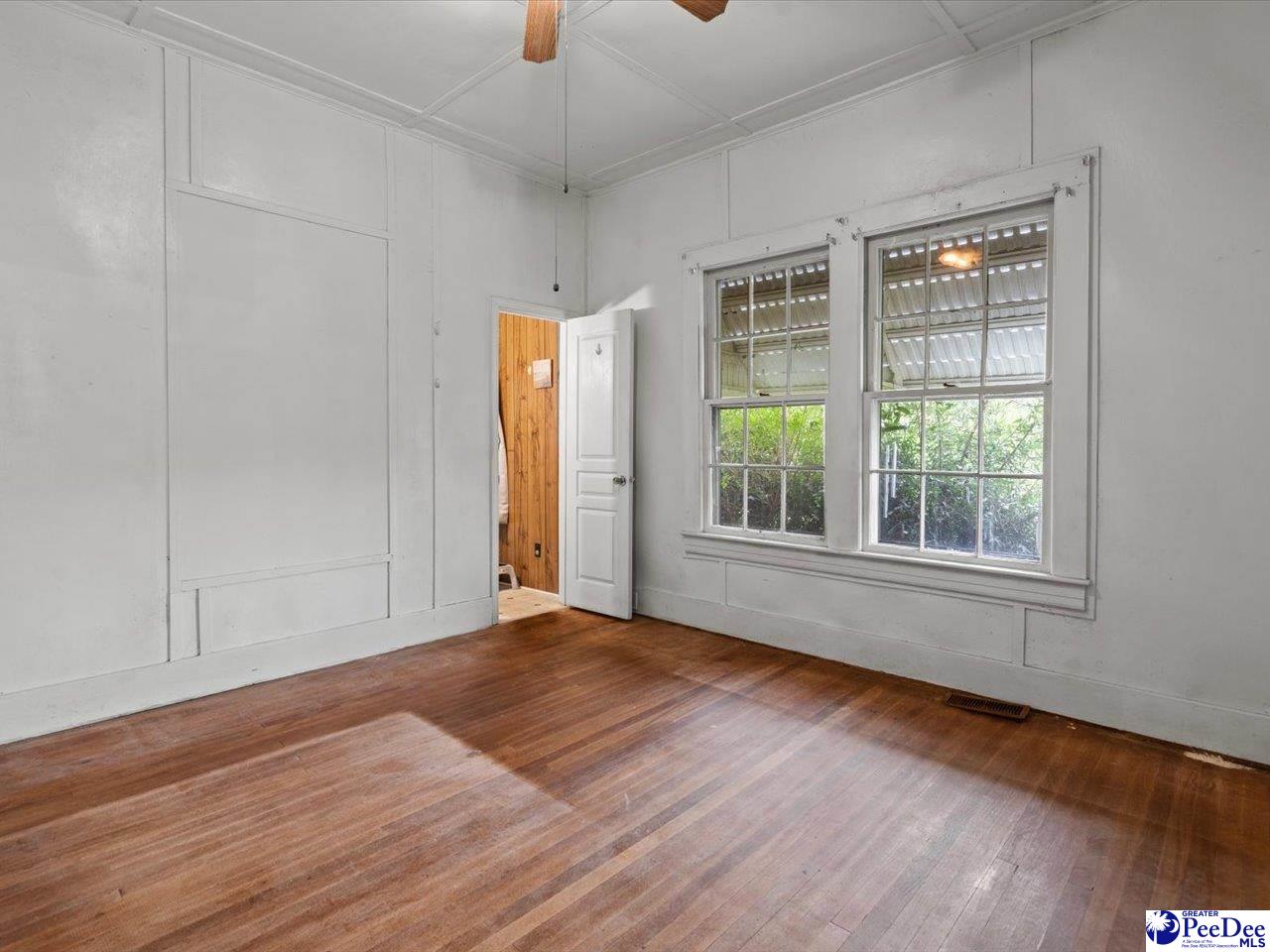 280 W Main St