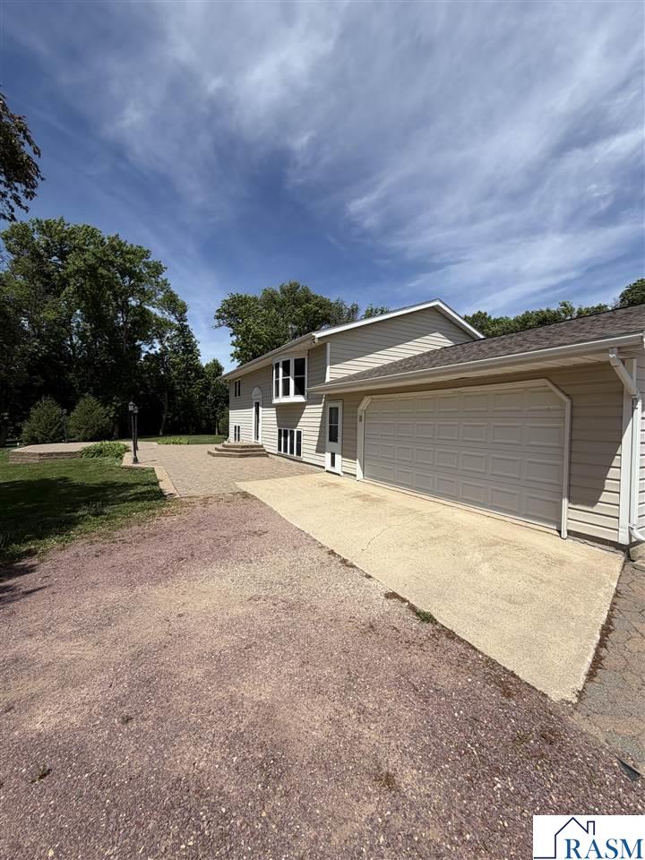 78772 290th Street, Madelia, MN 56062 Listing Photo  2