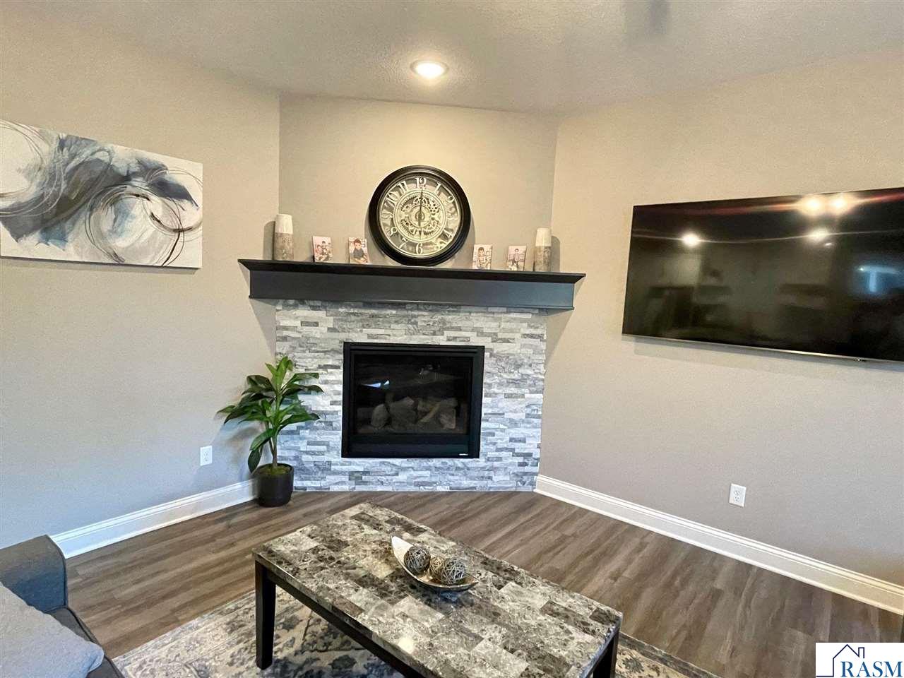 408 Fontaine Trail, Mankato, MN 56001 Listing Photo  8