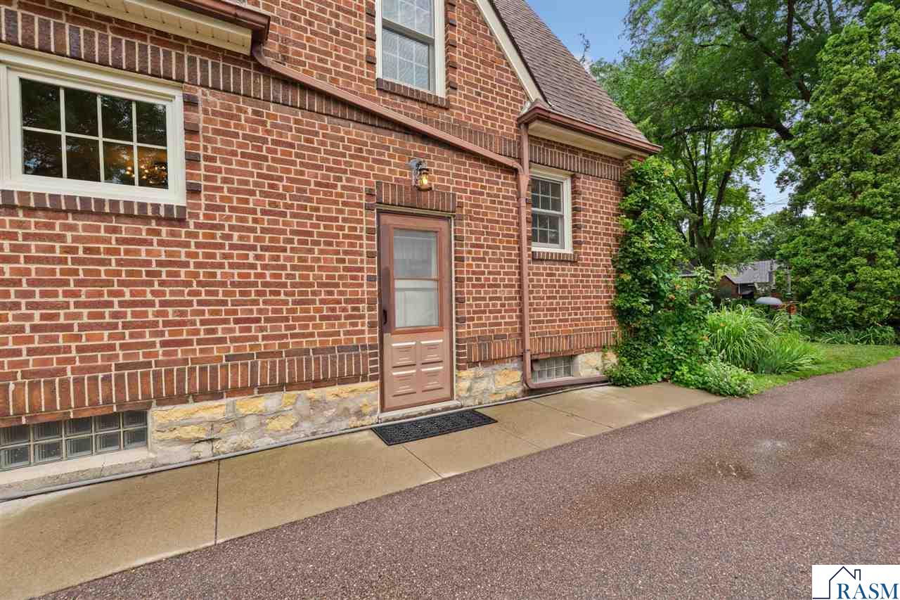628 Grant Ave