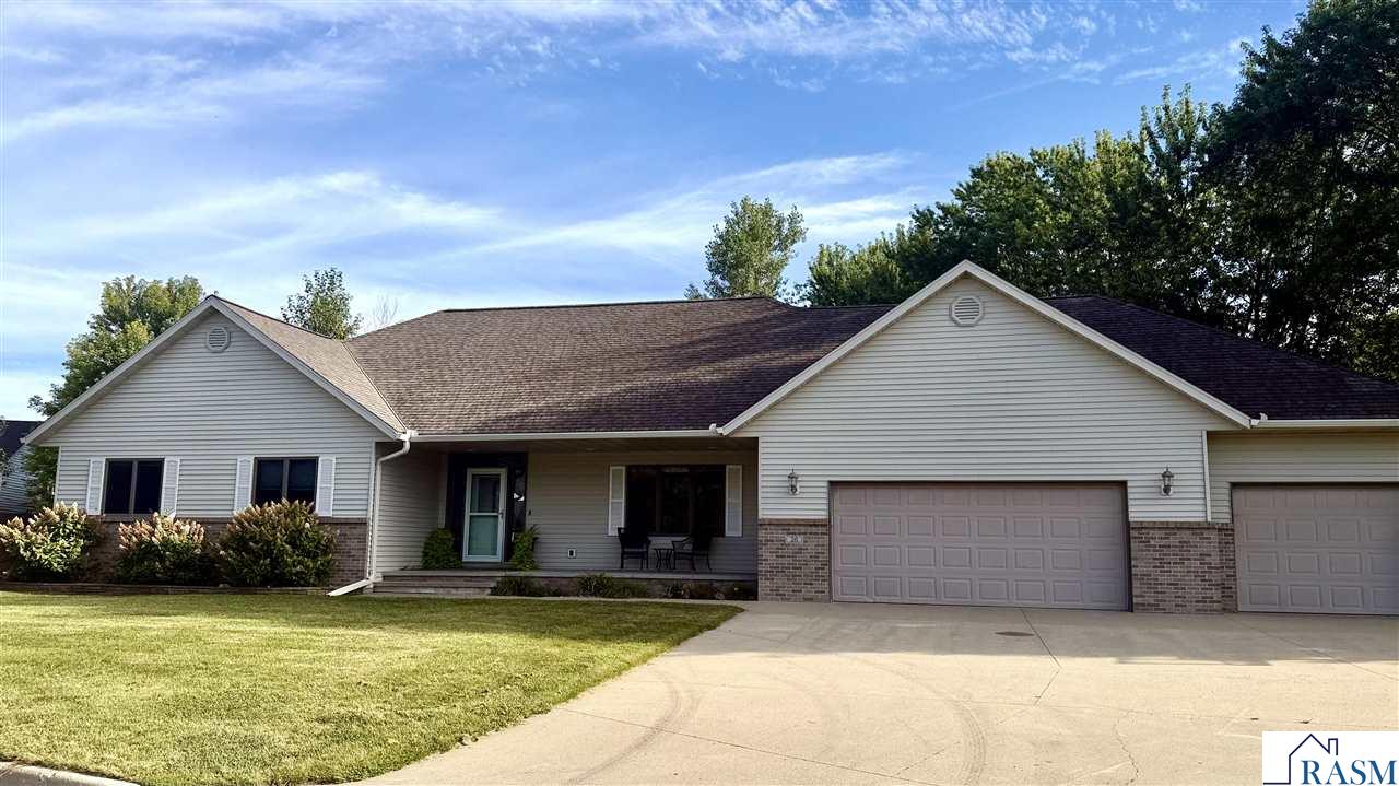 26 Shannon Court, North Mankato, MN 56003 Listing Photo  1