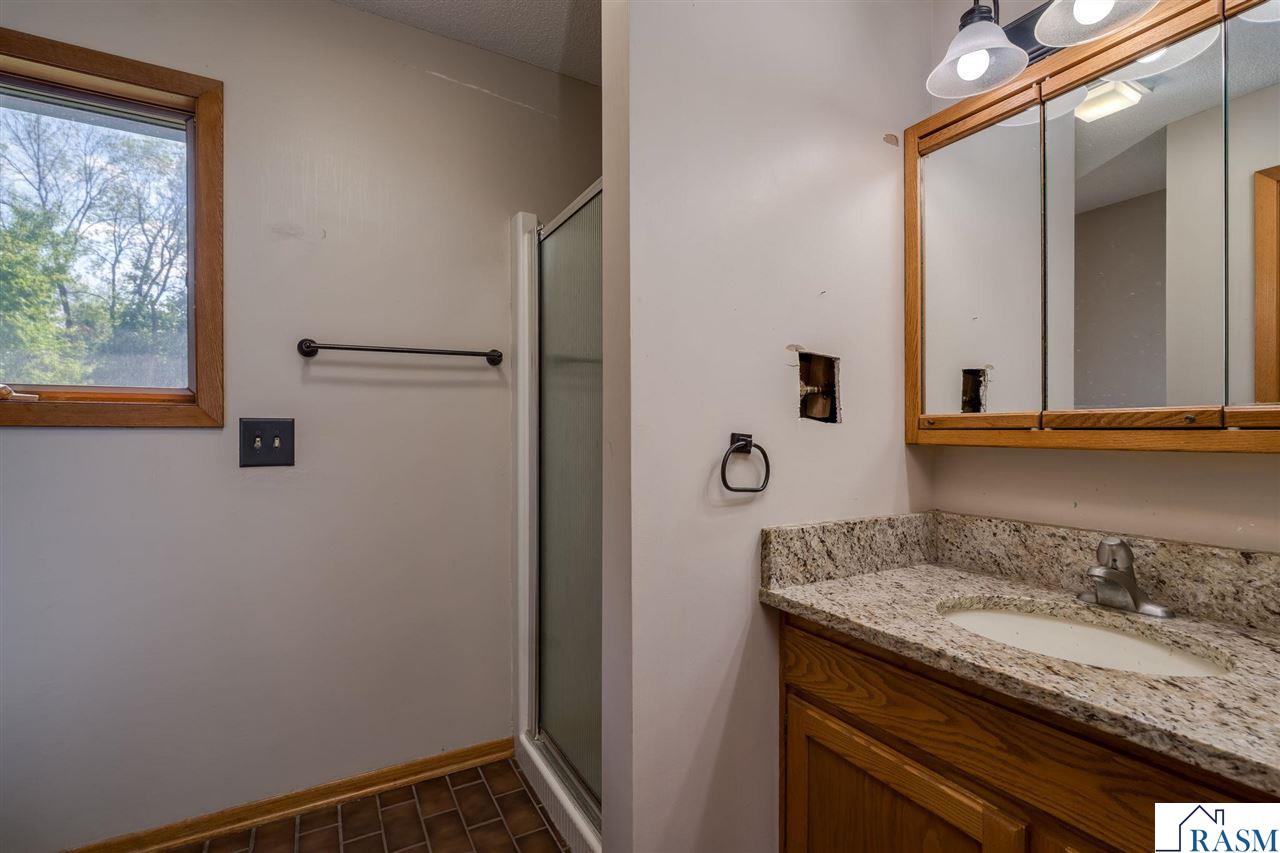1002 Oak Terrace Drive, North Mankato, MN 56003 Listing Photo  26