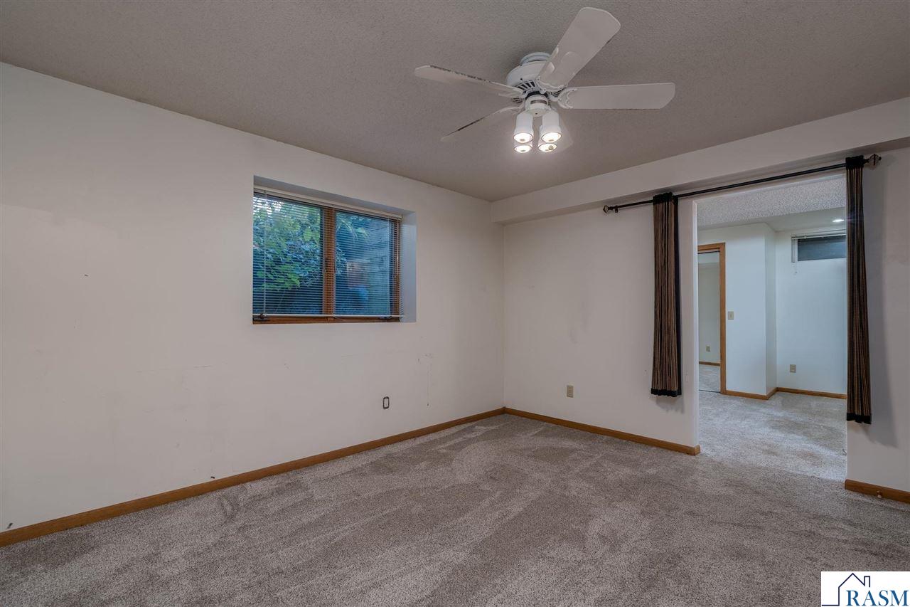1002 Oak Terrace Drive, North Mankato, MN 56003 Listing Photo  35