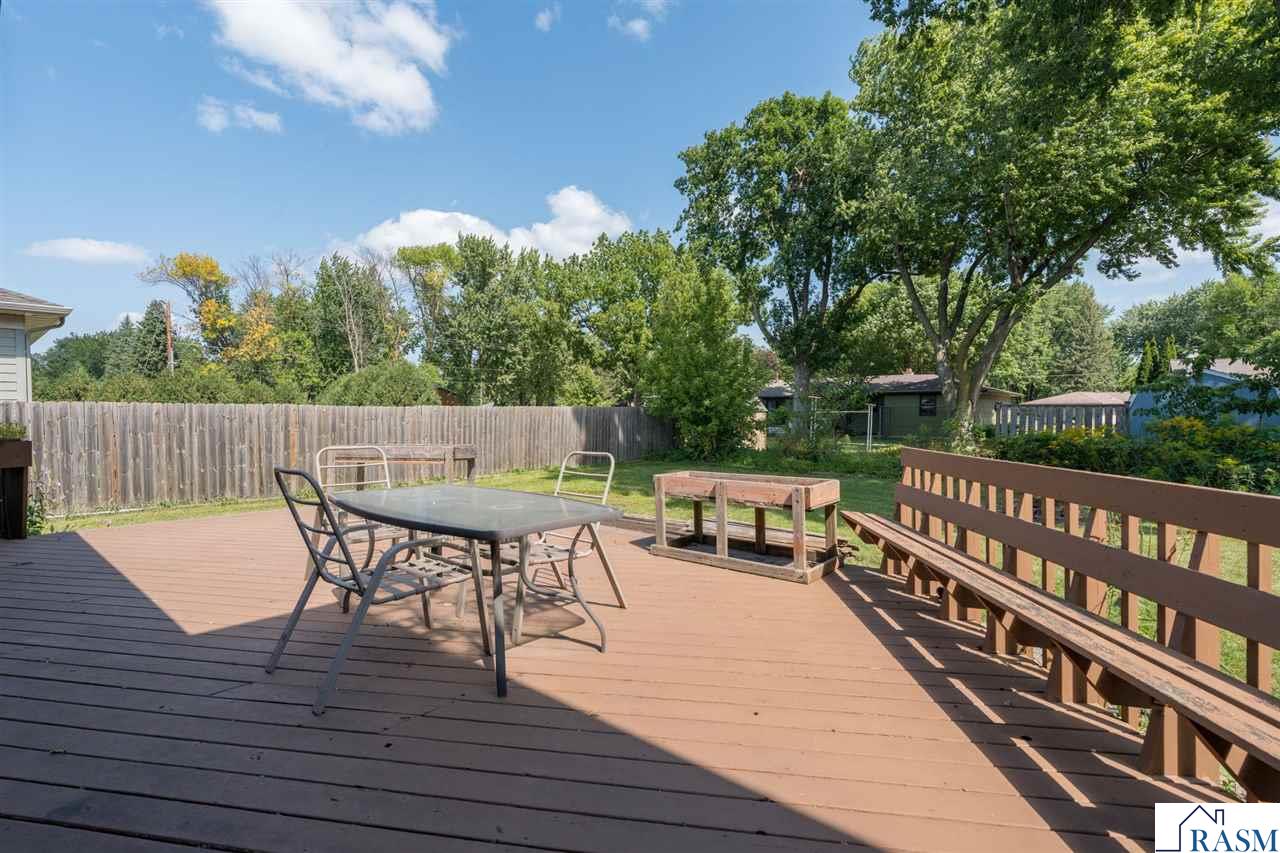 1002 Oak Terrace Drive, North Mankato, MN 56003 Listing Photo  40