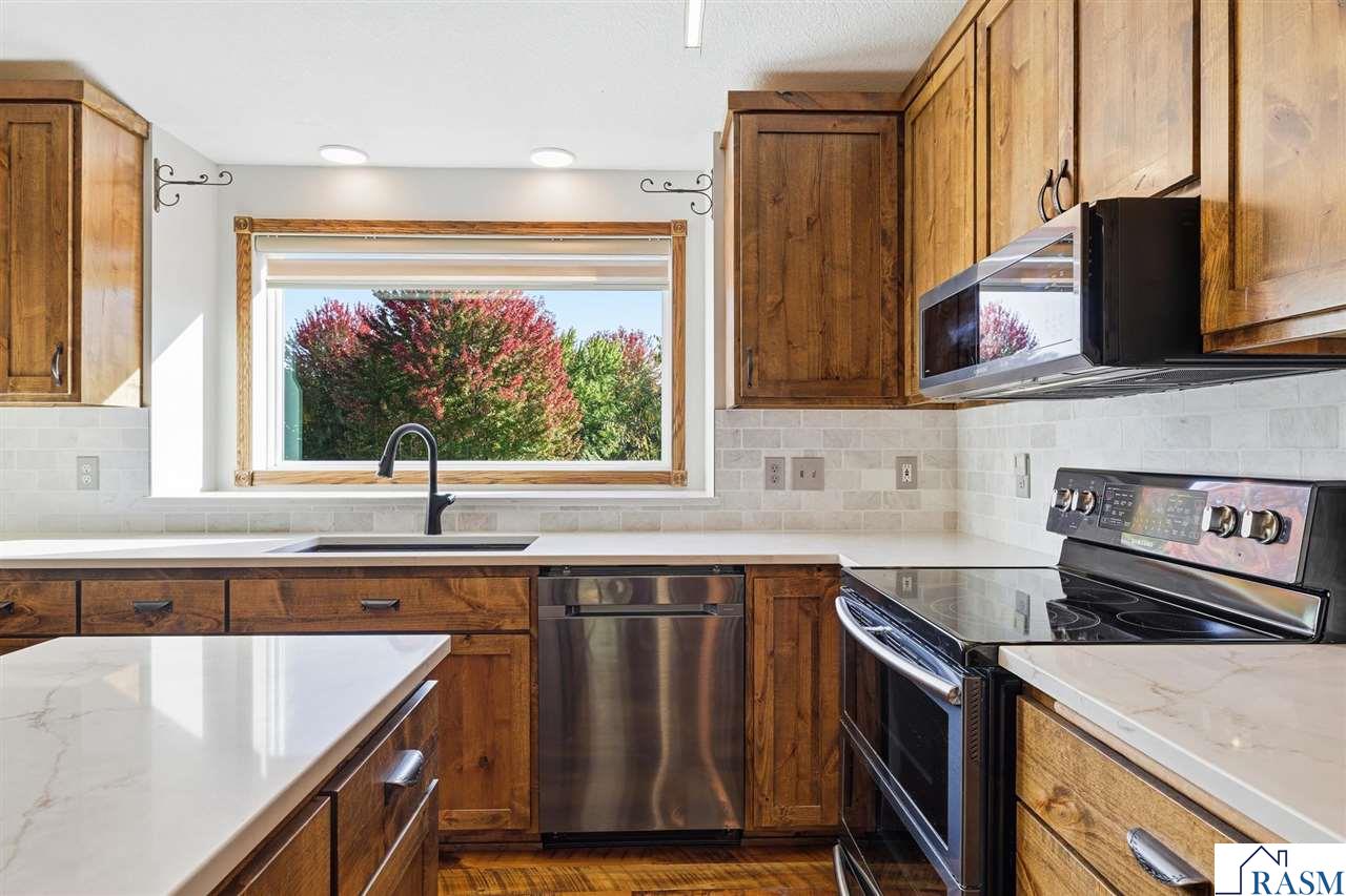1115 Ridge Street, Jordan, MN 55352 Listing Photo  4