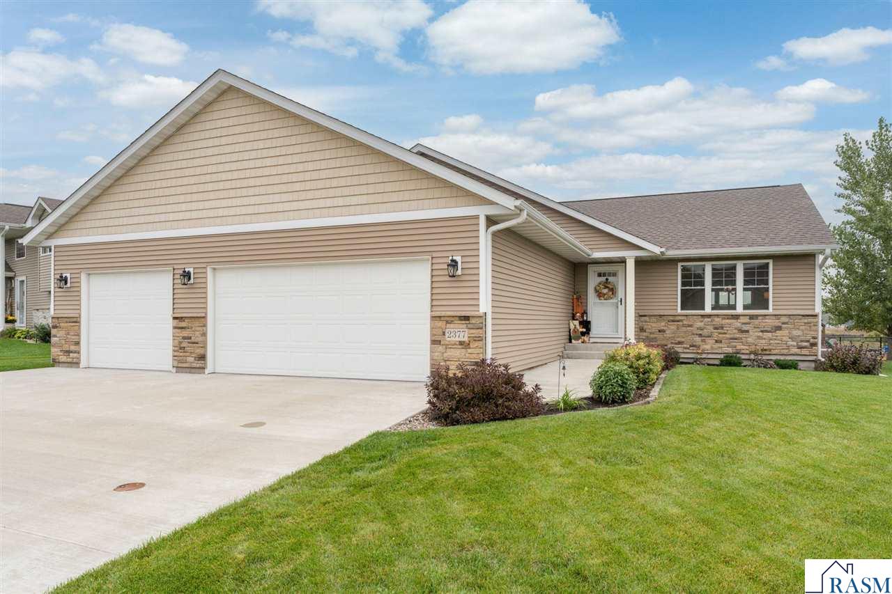 2377 Rolling Green Lane, North Mankato, MN 56003 Listing Photo  1