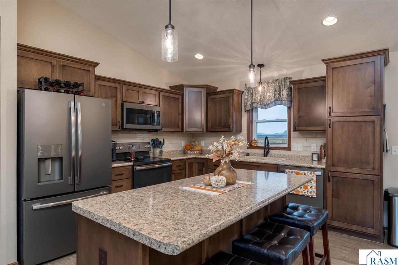 2377 Rolling Green Lane, North Mankato, MN 56003 Listing Photo  14