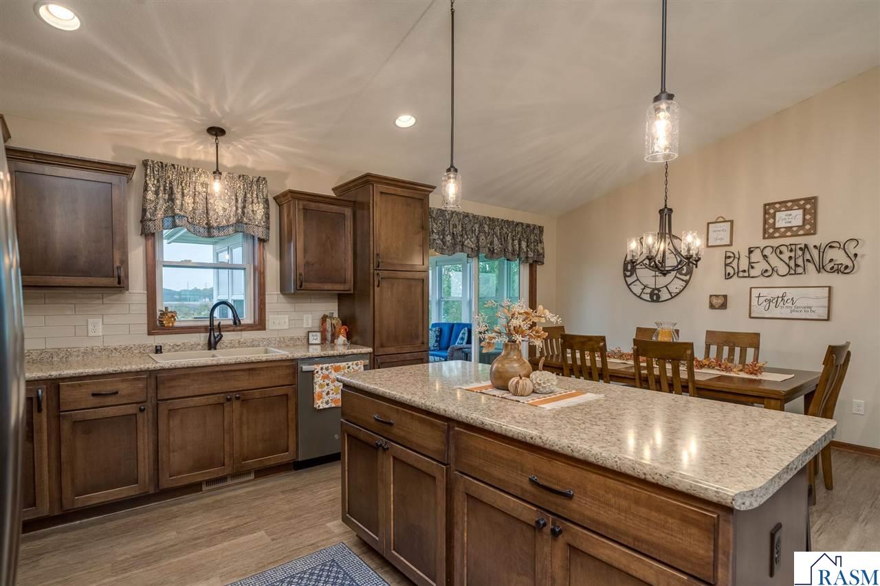 2377 Rolling Green Lane, North Mankato, MN 56003 Listing Photo  16