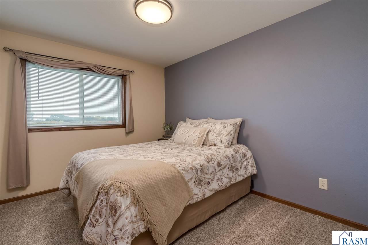 2377 Rolling Green Lane, North Mankato, MN 56003 Listing Photo  23