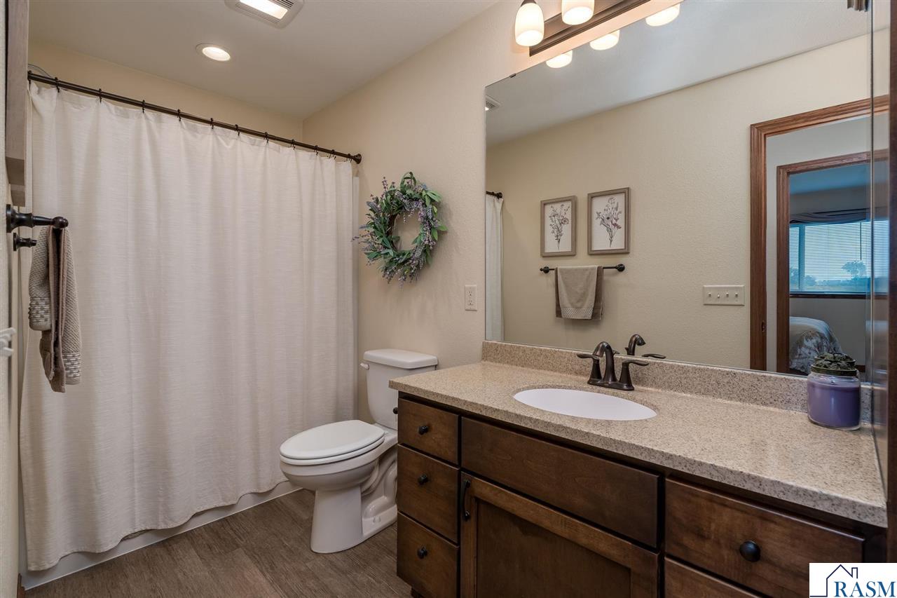 2377 Rolling Green Lane, North Mankato, MN 56003 Listing Photo  27