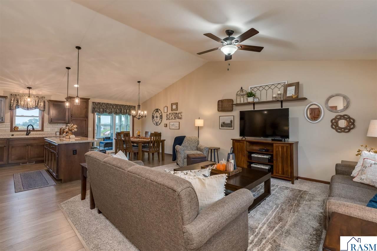 2377 Rolling Green Lane, North Mankato, MN 56003 Listing Photo  4