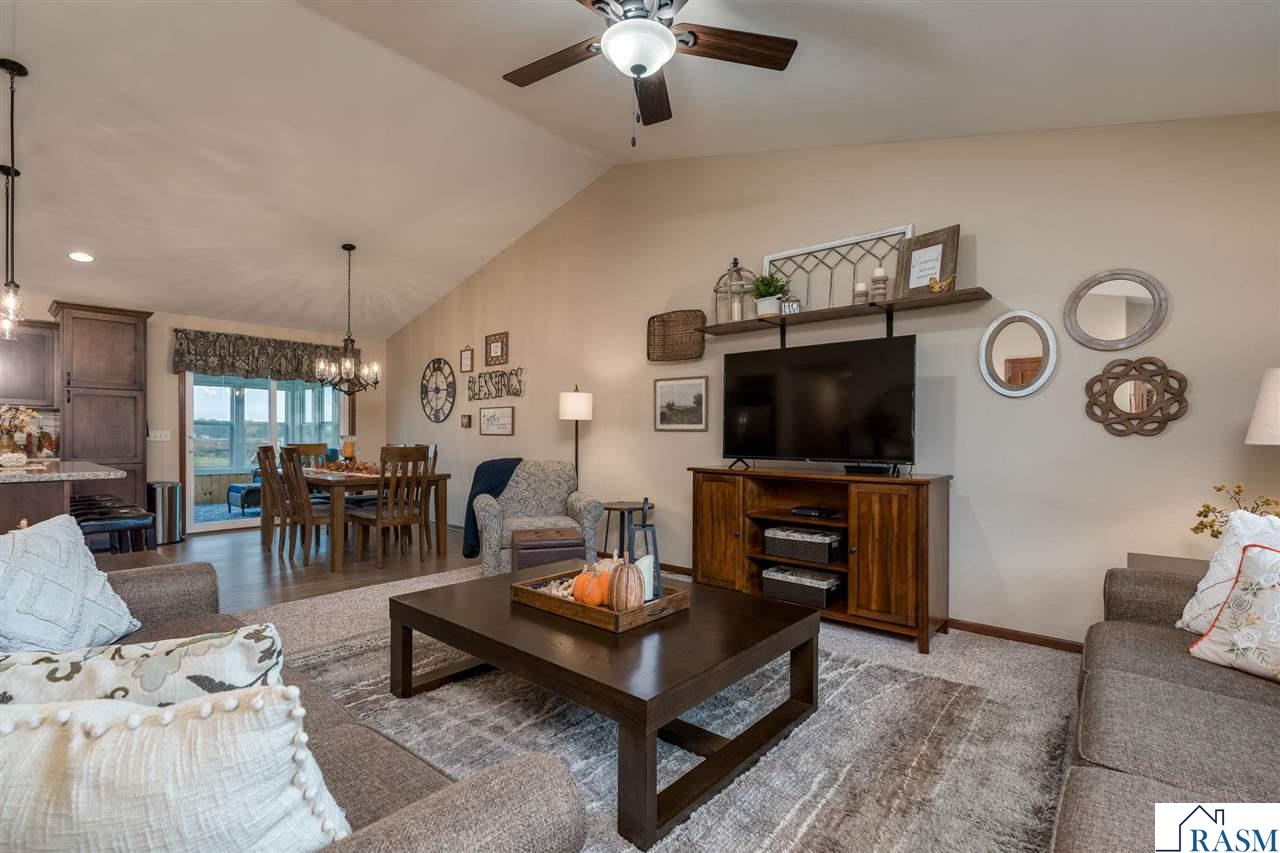 2377 Rolling Green Lane, North Mankato, MN 56003 Listing Photo  5