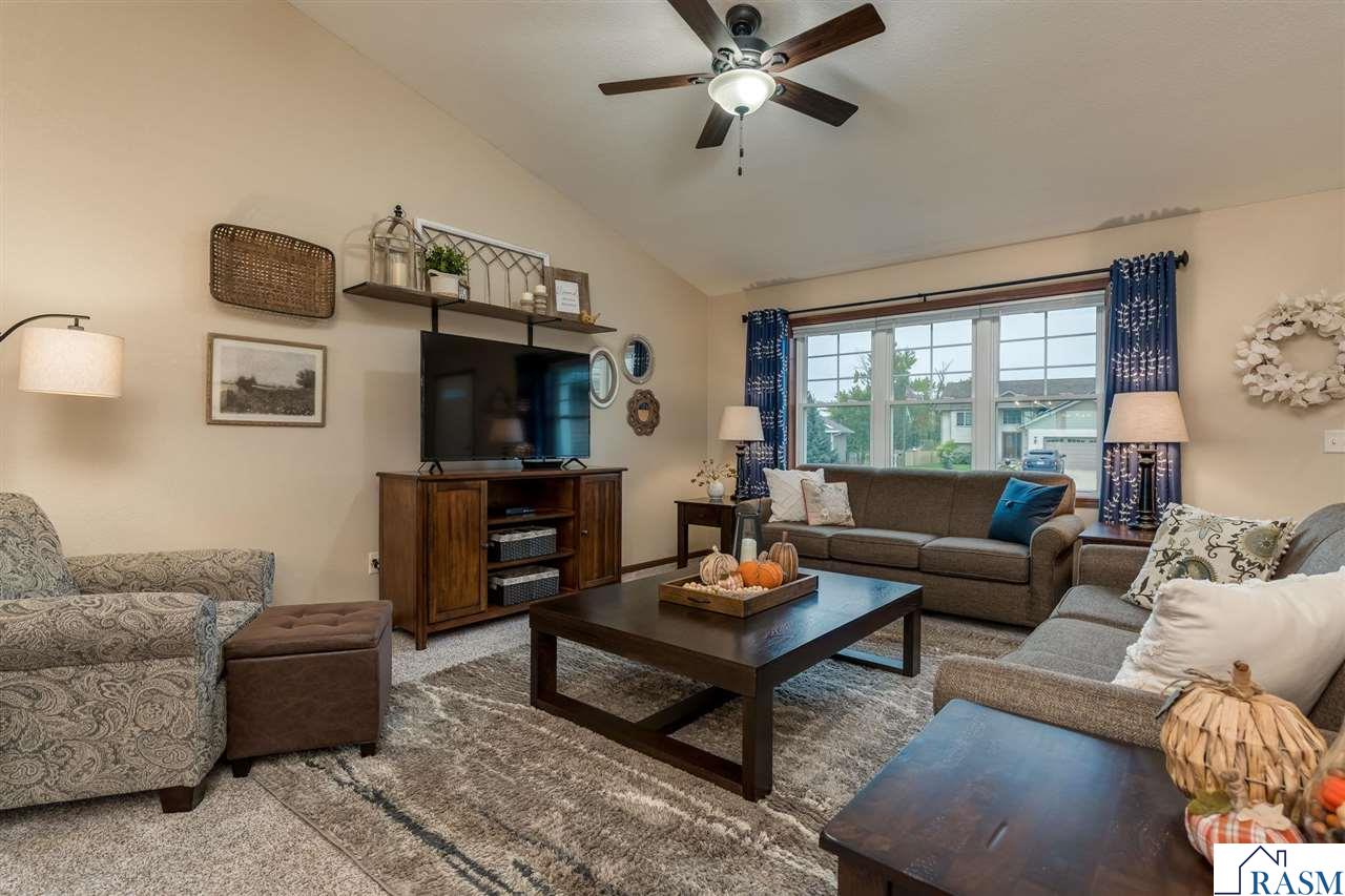 2377 Rolling Green Lane, North Mankato, MN 56003 Listing Photo  6