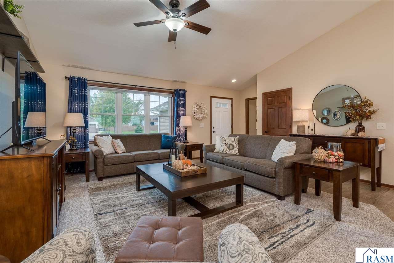 2377 Rolling Green Lane, North Mankato, MN 56003 Listing Photo  7