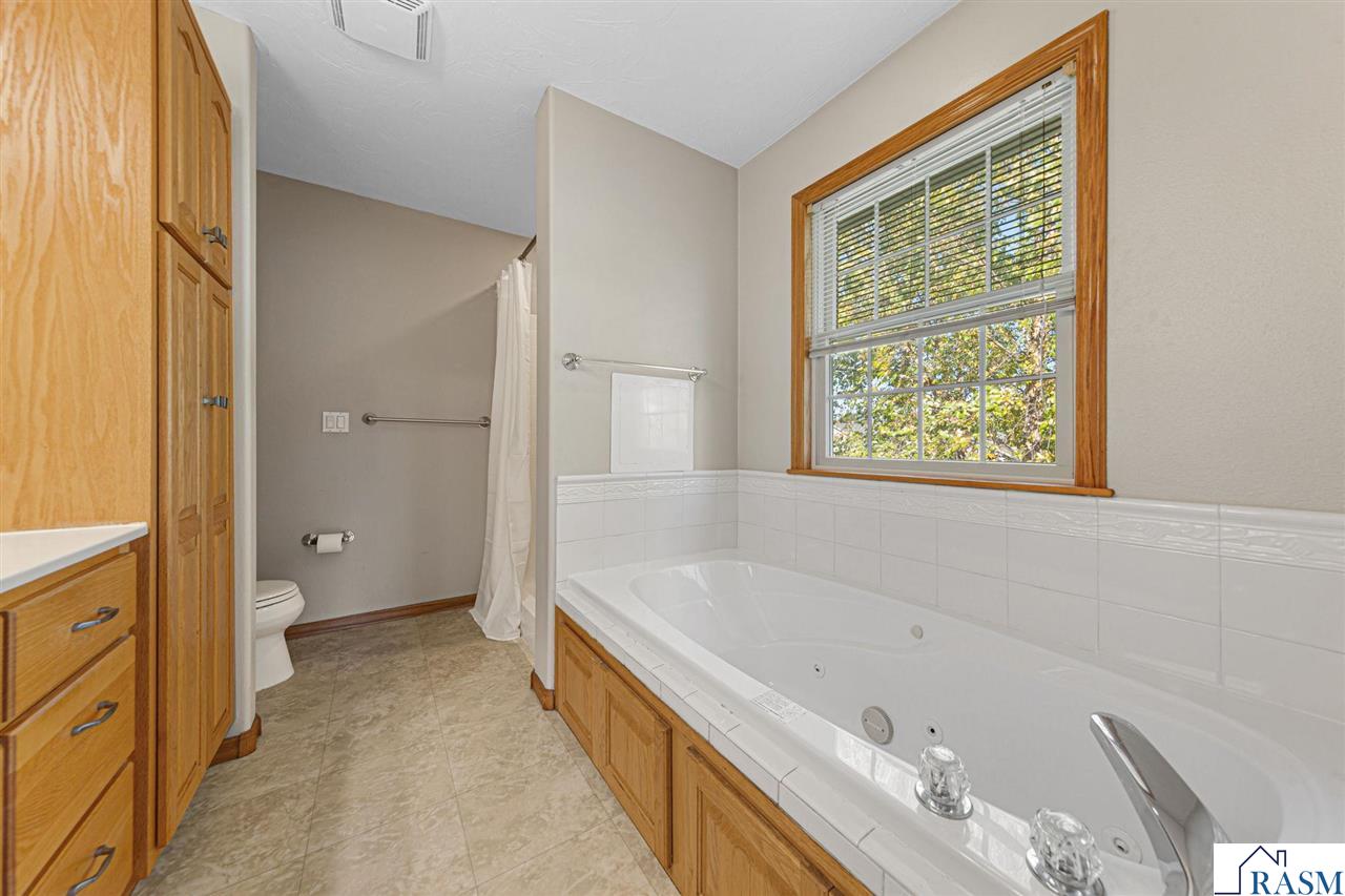 2057 Howard Drive, North Mankato, MN 56003 Listing Photo  28