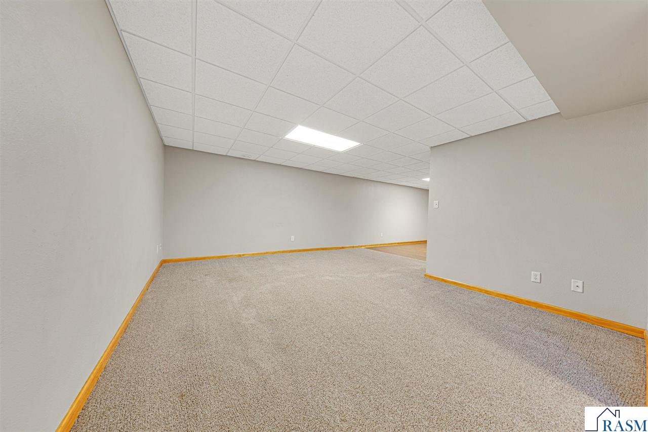 2057 Howard Drive, North Mankato, MN 56003 Listing Photo  34