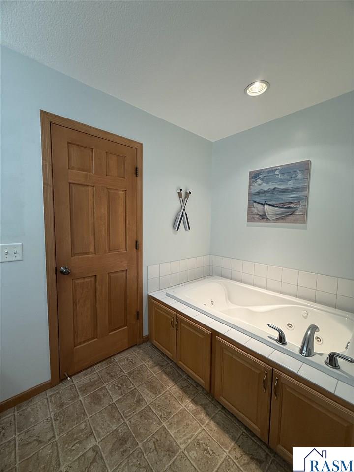 1005 SE 12 Street, Waseca, MN 56093 Listing Photo  16
