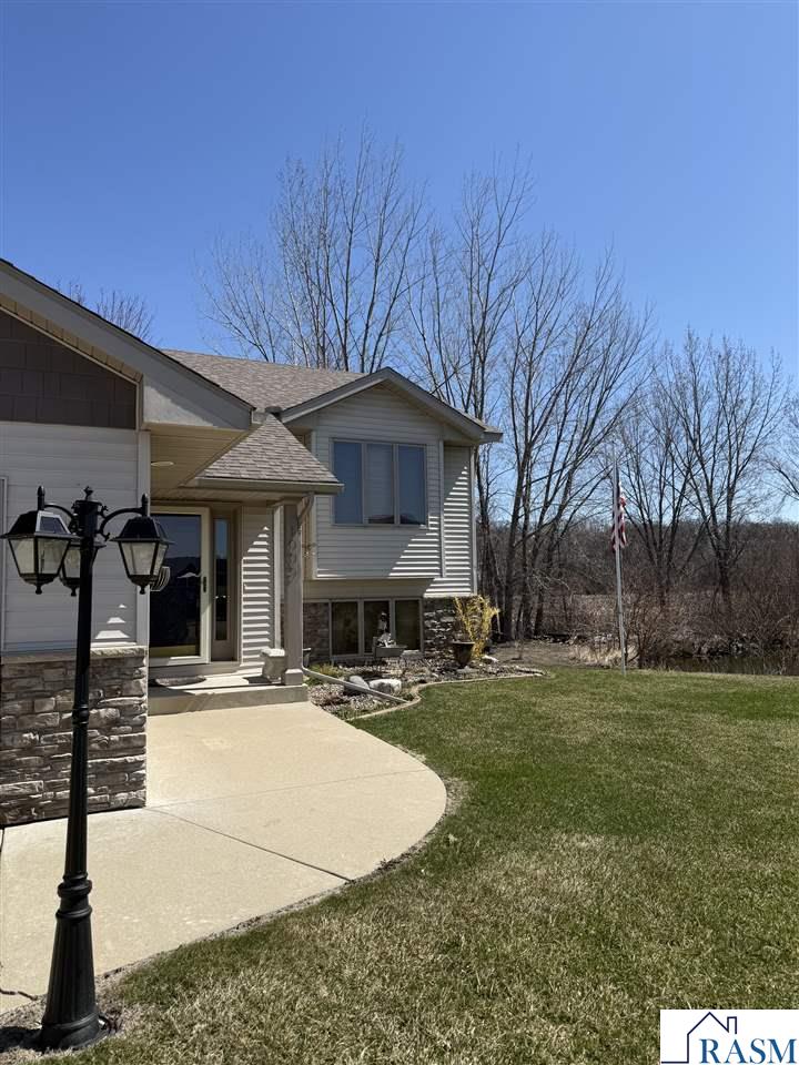 1005 SE 12 Street, Waseca, MN 56093 Listing Photo  3