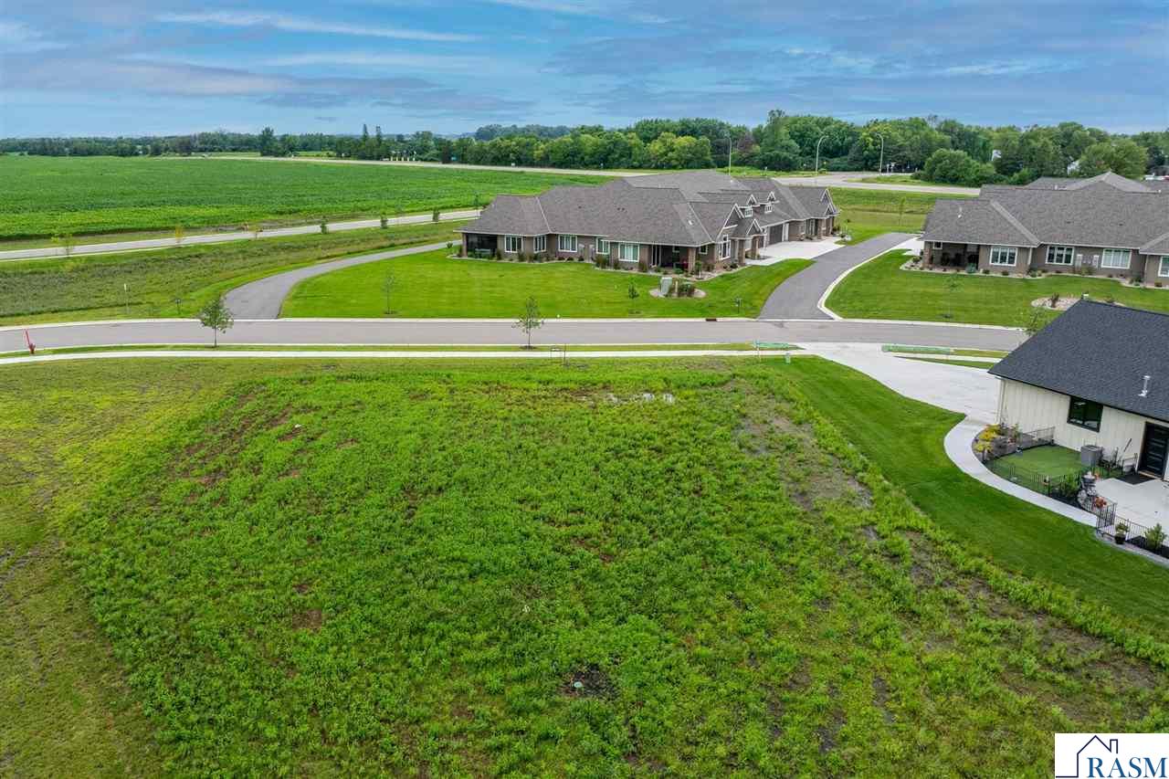 1011 Saba Boulevard, Mankato, MN 56001-5 Listing Photo  8