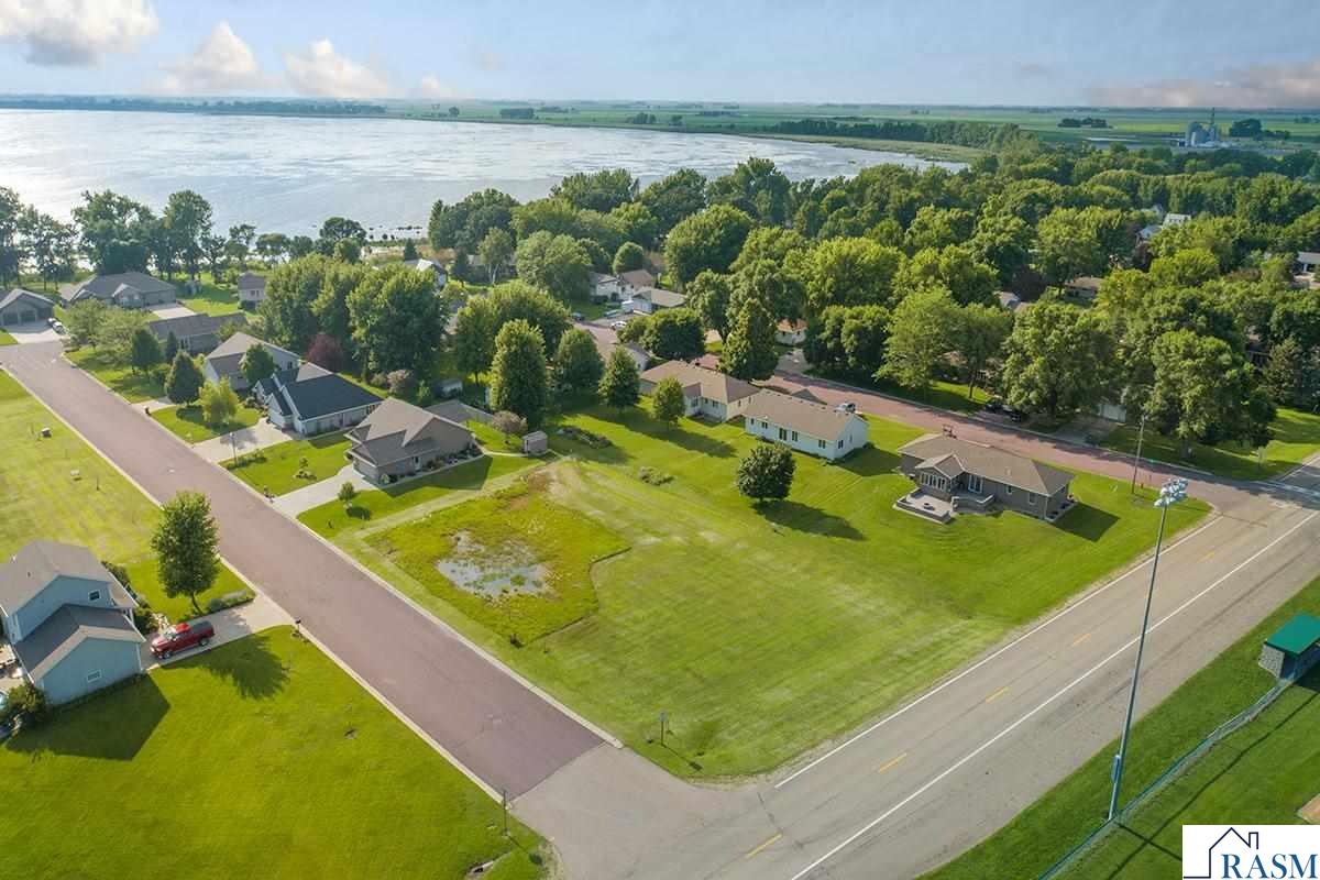 17 Marples Avenue, Minnesota Lake, MN 56068 Listing Photo  2