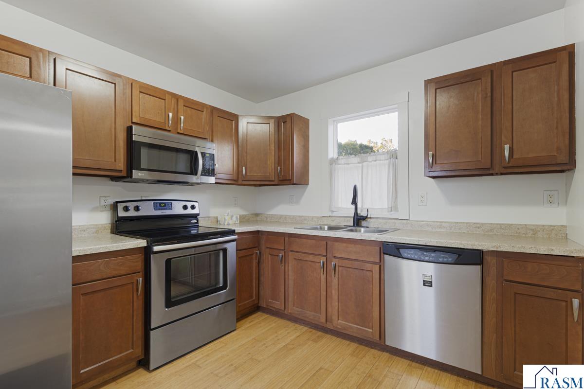 302 S Renville Street, Winthrop, MN 55396 Listing Photo  11
