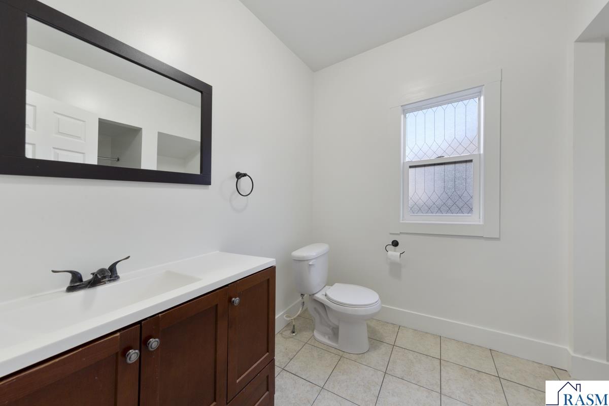 302 S Renville Street, Winthrop, MN 55396 Listing Photo  15