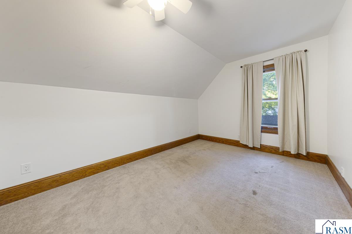 302 S Renville Street, Winthrop, MN 55396 Listing Photo  22