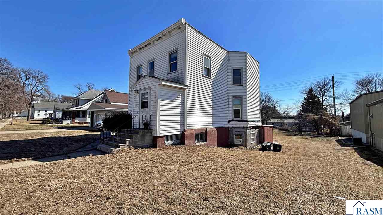 12 E Main Street, Madelia, MN 56062 Listing Photo  4