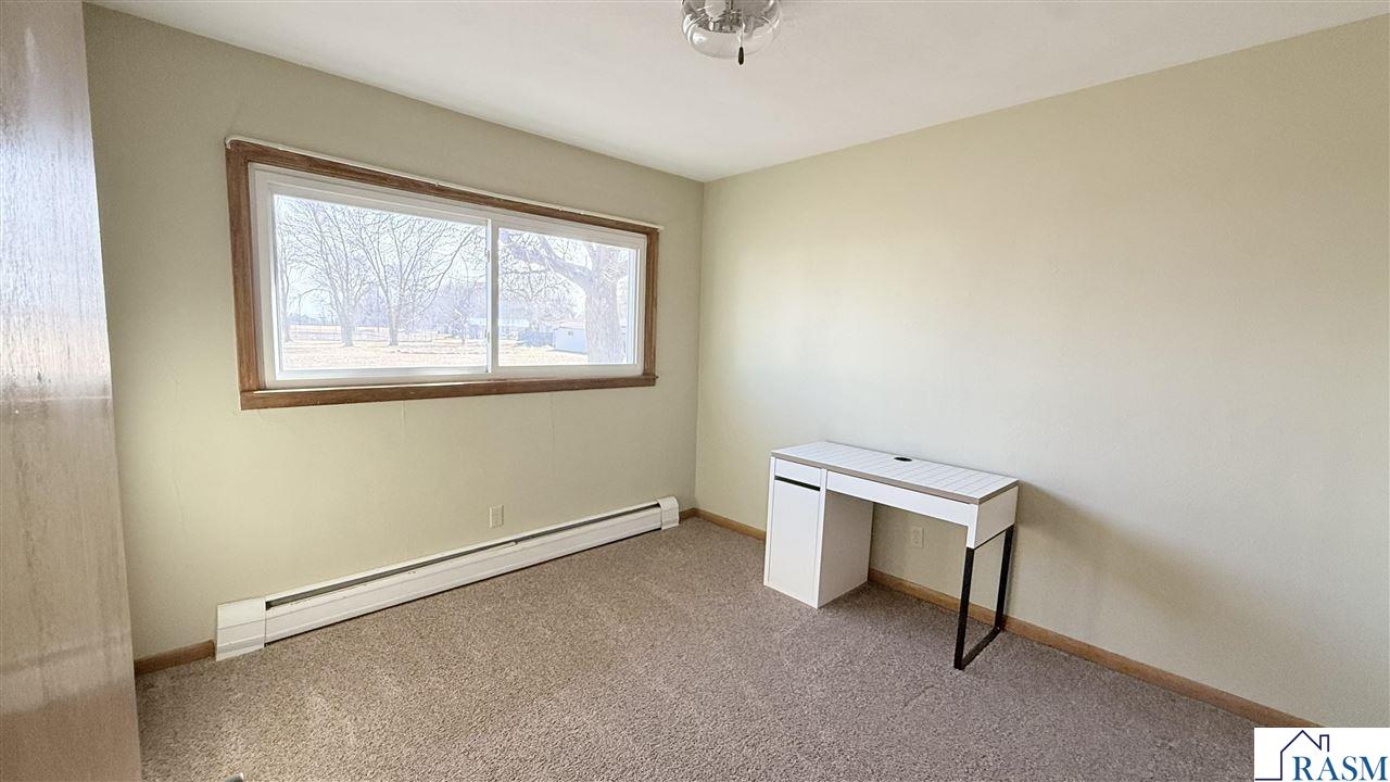400 E North Street, Waldorf, MN 56091 Listing Photo  11