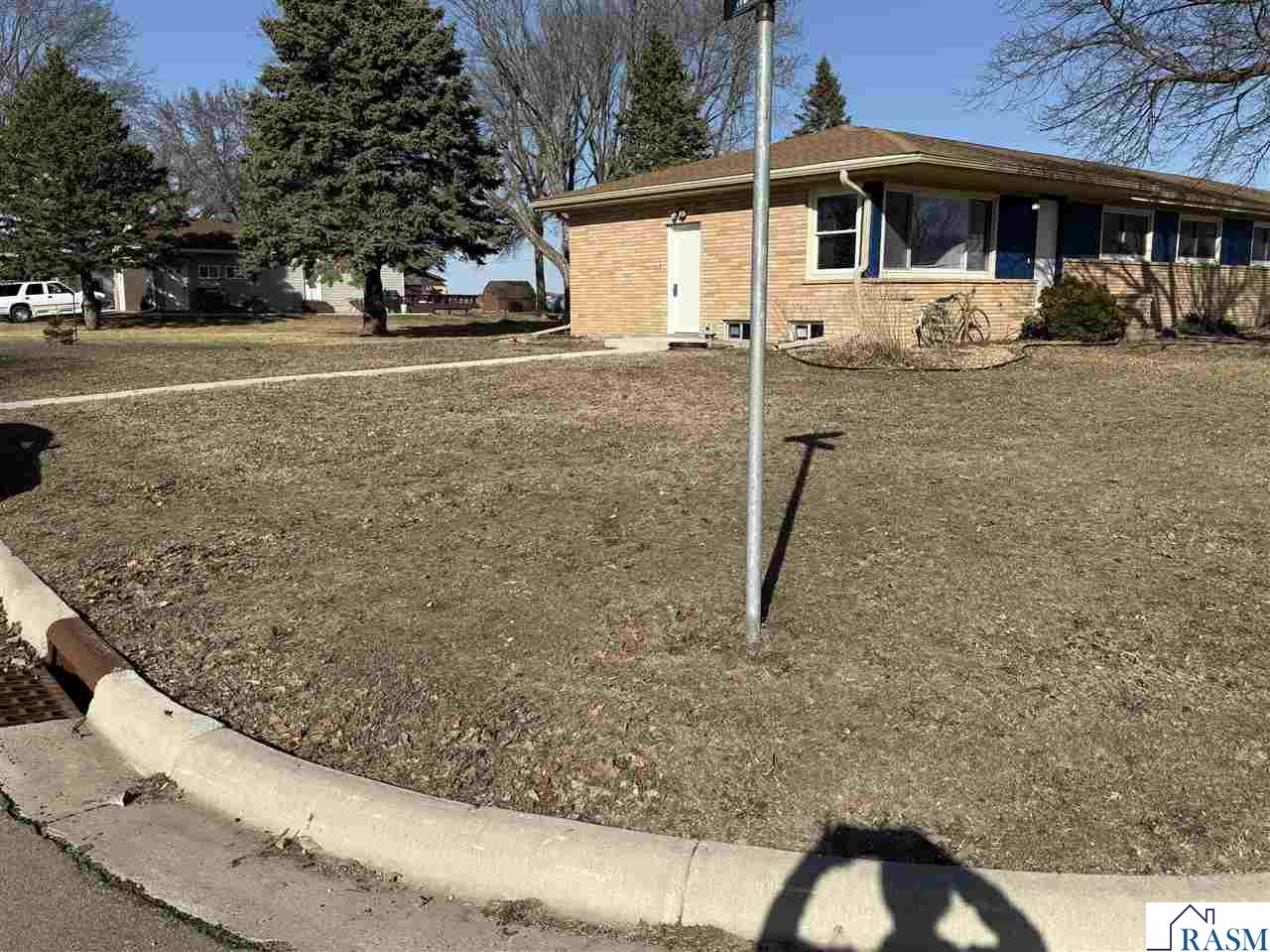400 E North Street, Waldorf, MN 56091 Listing Photo  15